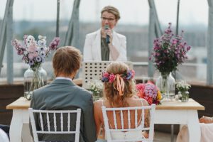 was kostet ein Hochzeitsredner für eure freie Trauung