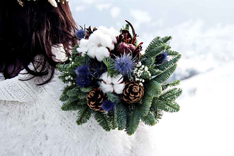Winterhochzeit Ideen Freie Trauung im Winter Brautstrauß