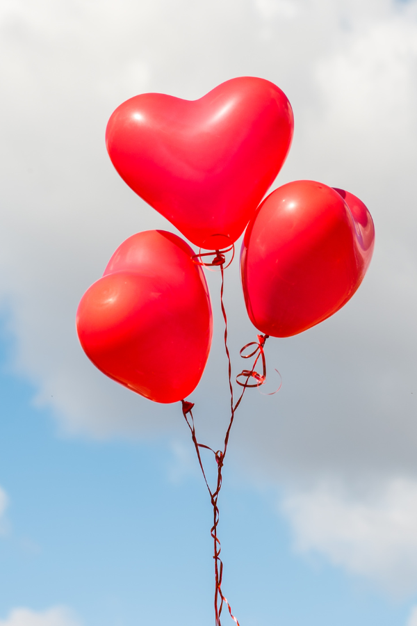 aussergewoehnliche traurituale luftballons 1