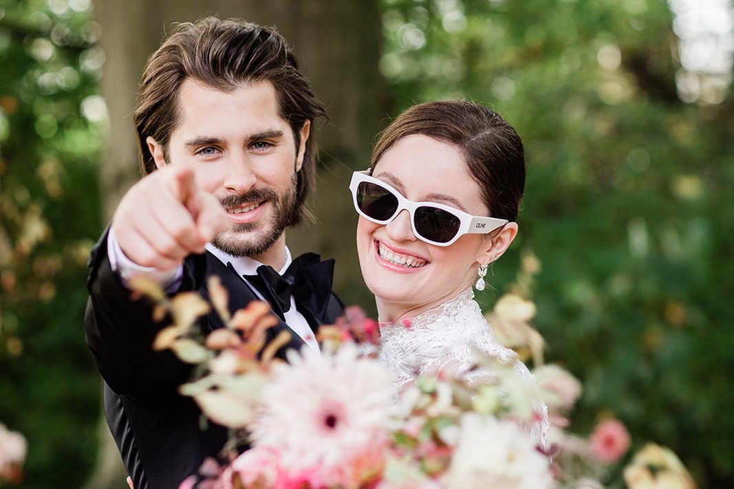 freie Trauung Zeremonie Brautpaar im Freien