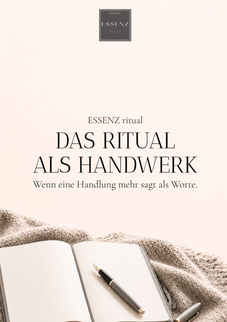 Rituale für die freie Trauung. Cover von ESSENZ ritual 02 „Das Ritual als Handwerk – Wenn eine Handlung mehr sagt als Worte“ neben einem offenen Notizbuch